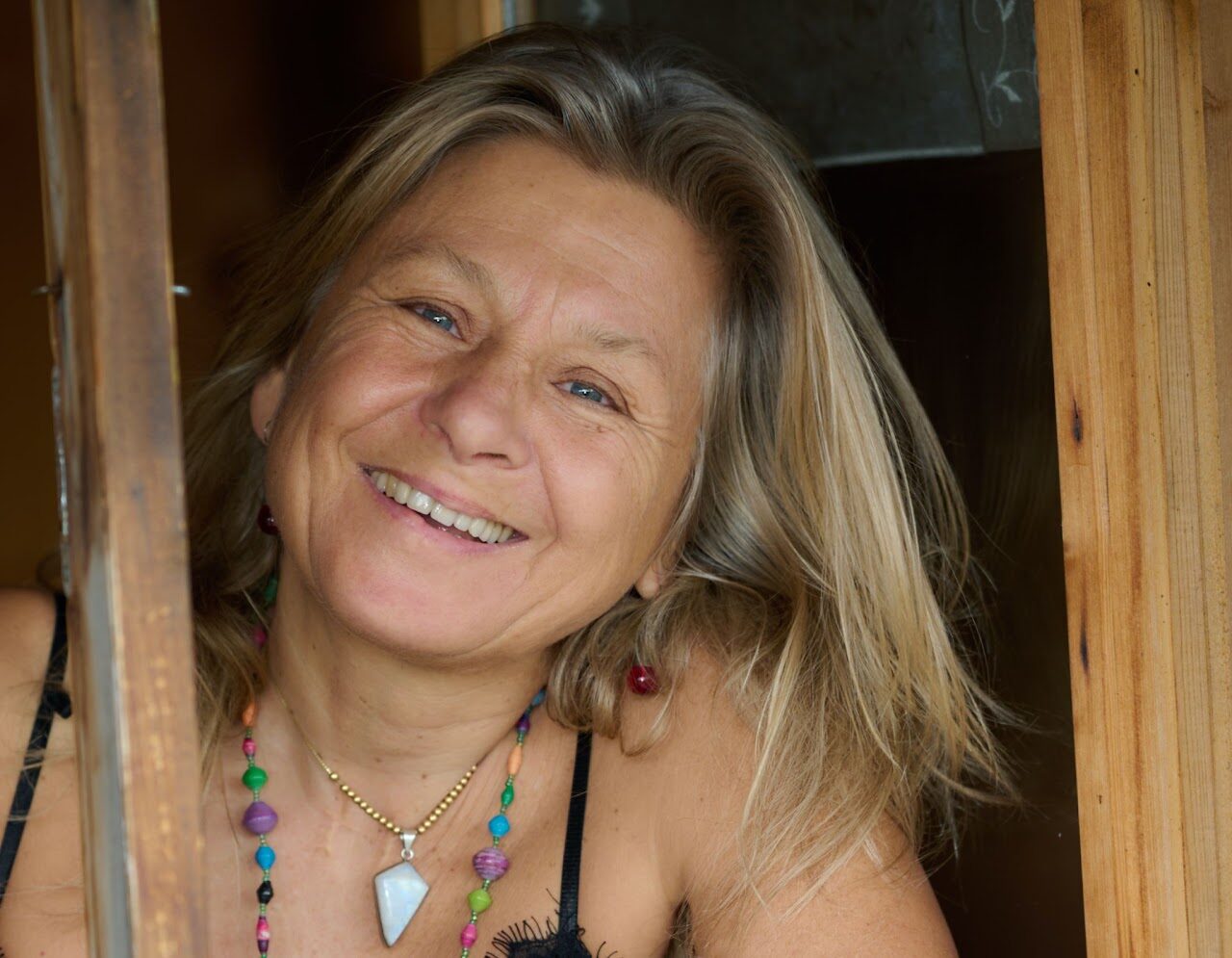 Brigitte Loew, souriante